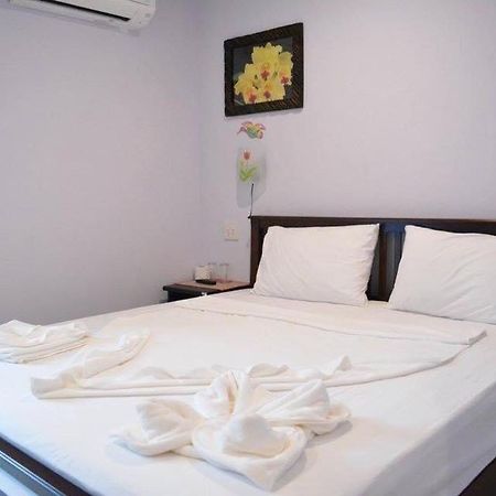 zzeehouse Hotel Ao Nang Buitenkant foto